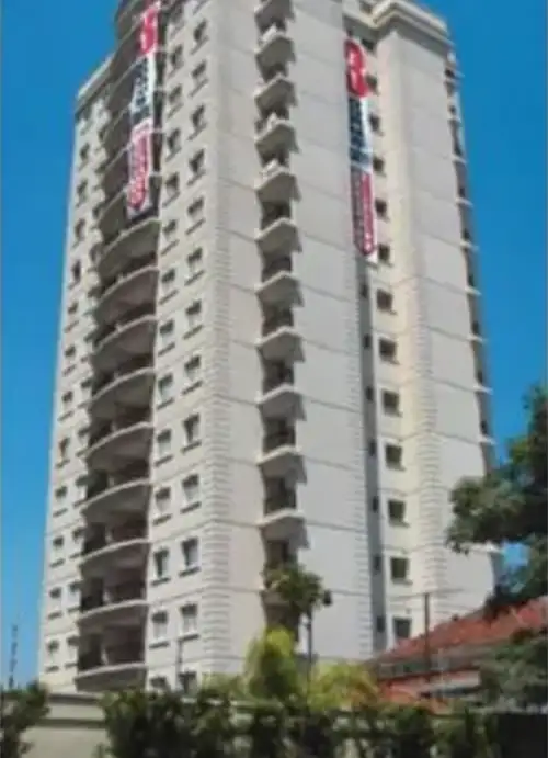 Fachada do Ed. Le Chateau