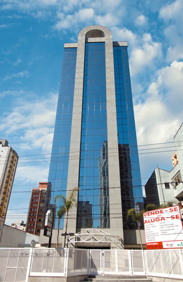 Fachada do Omega Office Tower